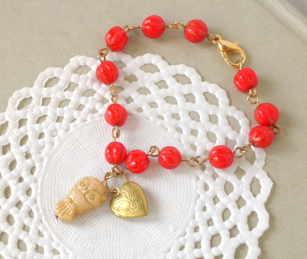 Owl Love Bracelet - 'treasures' Collection, Vintage Style Jewelry With Owl And Heart Locket, Red And Gold Tones
